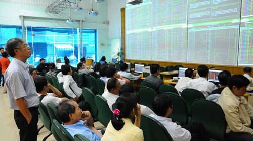 Đẩy nhanh ban hành chính sách, góp phần phát triển thị trường chứng khoán Việt Nam